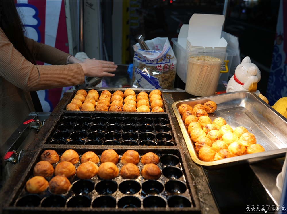 【桃園中壢。美食】『板本章魚燒-中壢店』口味多元！美味的傳統散步小點心~ @傻蛋夫妻生活札記