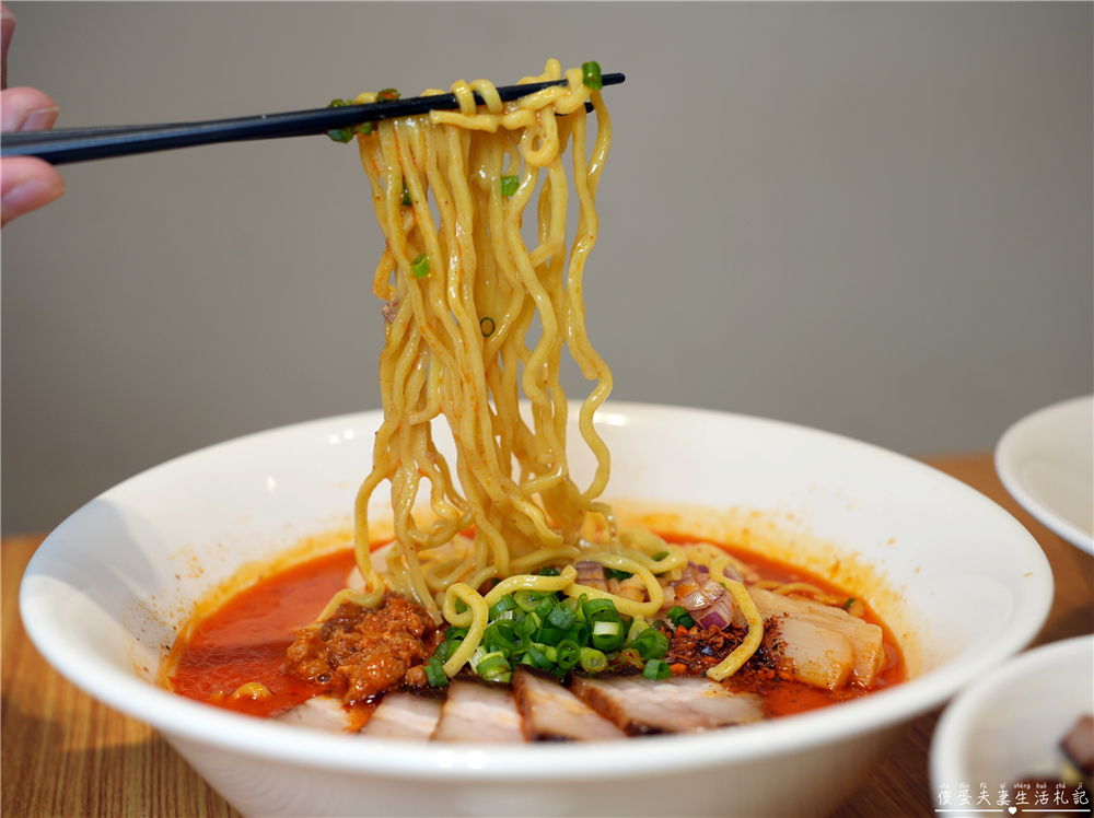 【桃園中壢。美食】『川勝家拉麵』濃香涮嘴！口味、麵條可客制的拉麵專賣店！ @傻蛋夫妻生活札記