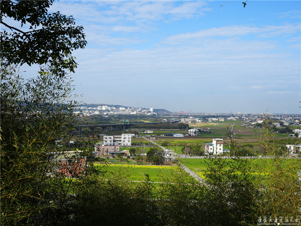 【苗栗頭屋。露營】『微時光露營園區』舒服遼闊！有大草皮與優美夜景的簡單露營區！ @傻蛋夫妻生活札記