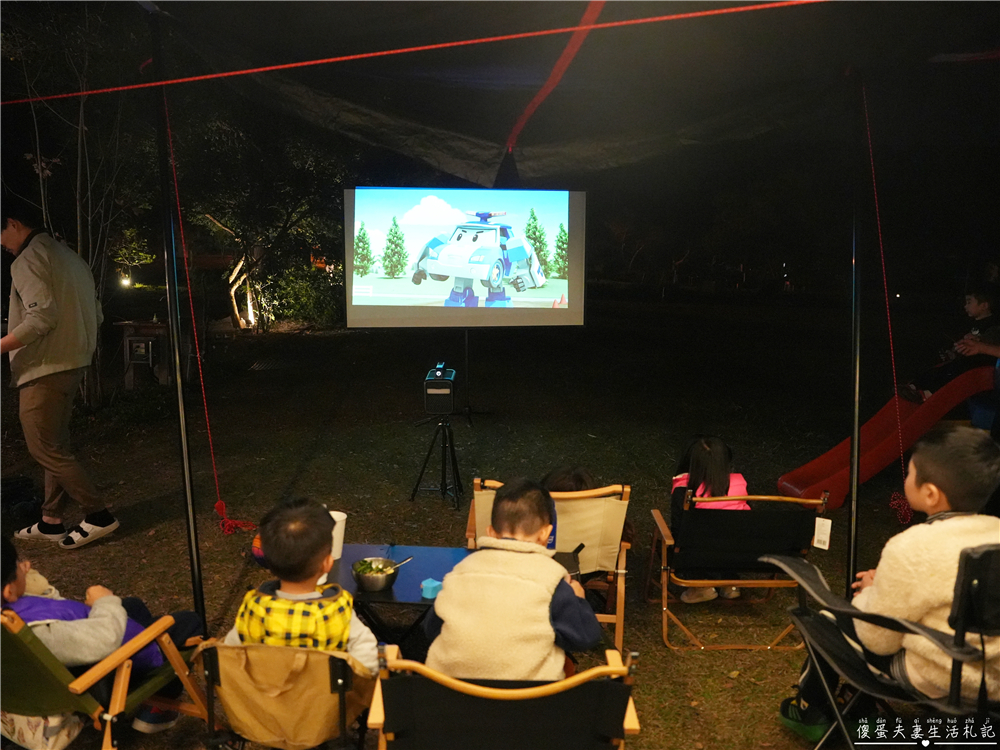 【苗栗頭屋。露營】『微時光露營園區』舒服遼闊！有大草皮與優美夜景的簡單露營區！ @傻蛋夫妻生活札記