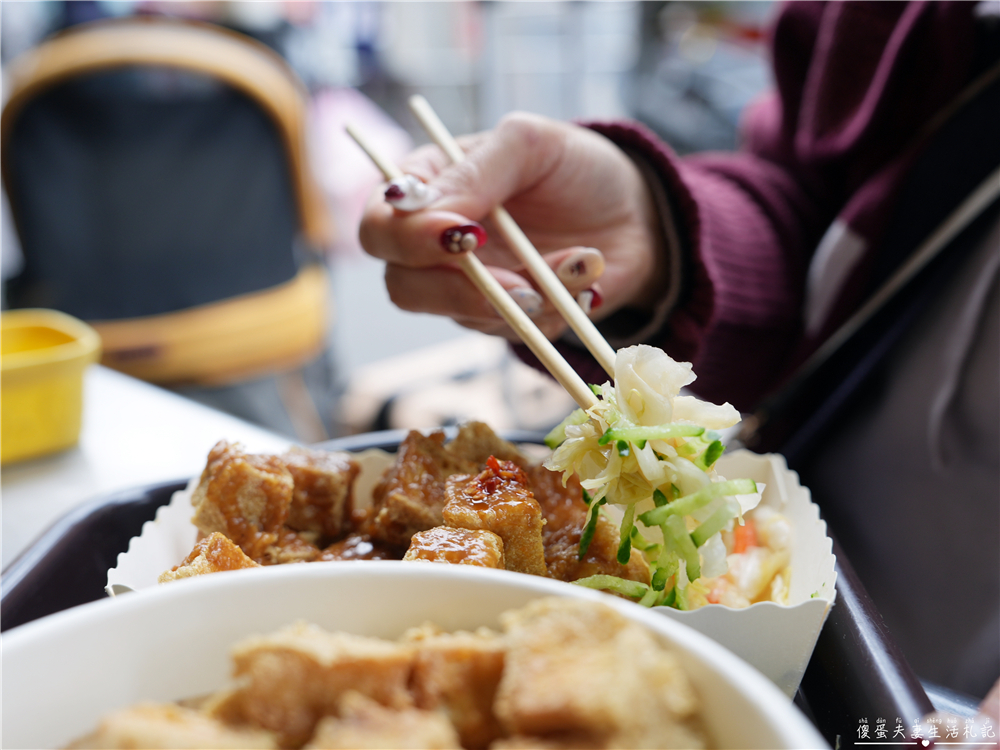 【台中北區。美食】『迷你一口臭豆腐』臭豆腐尬麵線！一中街的超特色臭豆腐麵線吃一波！ @傻蛋夫妻生活札記