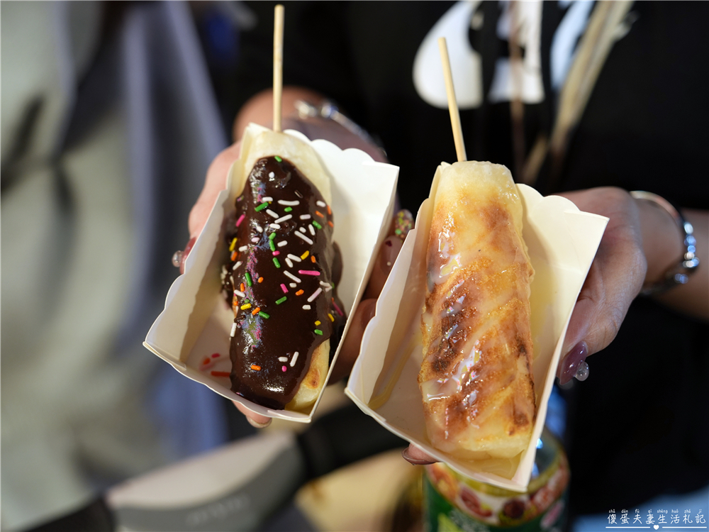 【台中東區。美食】『十方緣日式碳烤麻糬』夜市超夯碳烤麻糬！旱溪夜市的涮嘴小點心~ @傻蛋夫妻生活札記