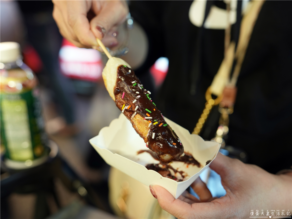 【台中東區。美食】『十方緣日式碳烤麻糬』夜市超夯碳烤麻糬！旱溪夜市的涮嘴小點心~ @傻蛋夫妻生活札記