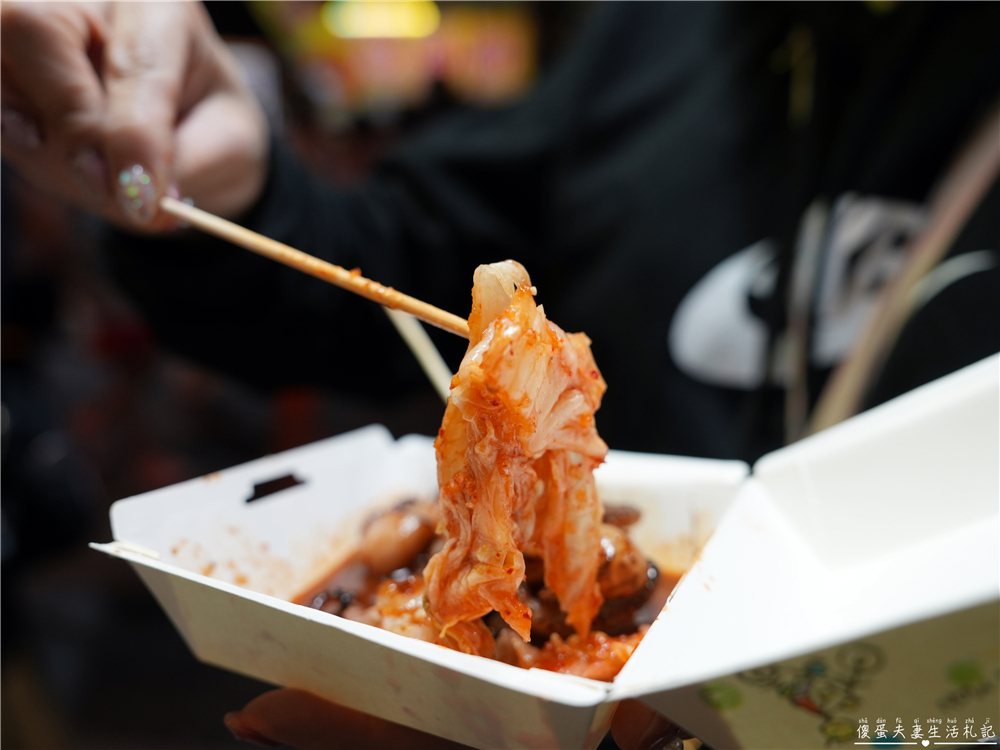 【台中東區。美食】『韓國辣烤小章魚』直火燒炙！旱溪夜市超Show的視覺系烤章魚小吃！ @傻蛋夫妻生活札記