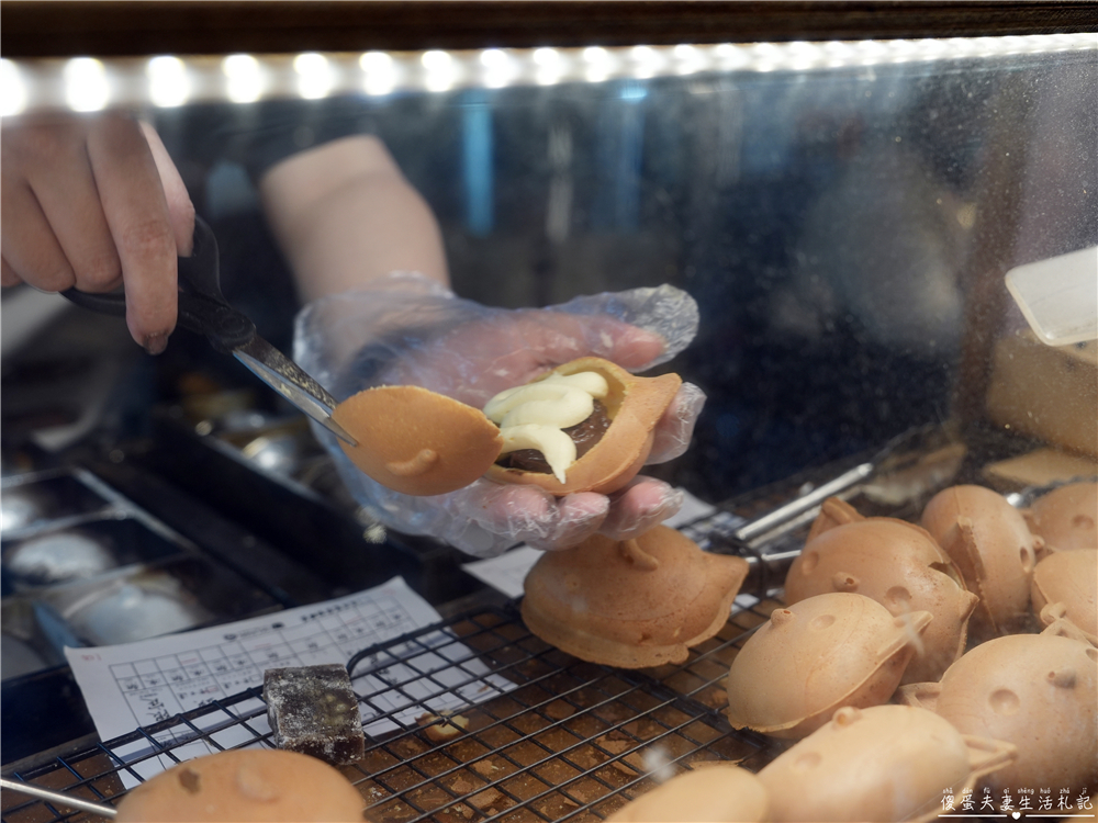 【台中東區。美食】『貓市場一輪燒』口味多元又可愛的貓貓一輪燒！旱溪夜市的美味小點心~ @傻蛋夫妻生活札記