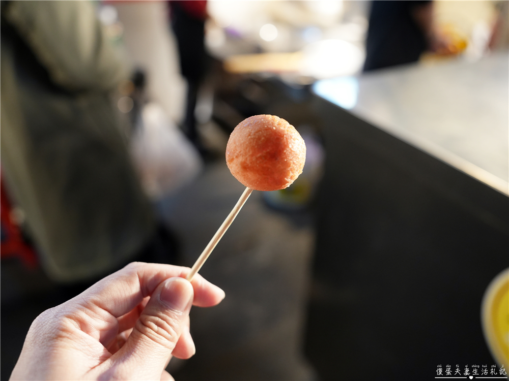 【台中北屯。美食】『厭世地瓜球-台中新一點利店』簡單涮嘴！新一點利黃昏市場的地瓜球小點心~ @傻蛋夫妻生活札記