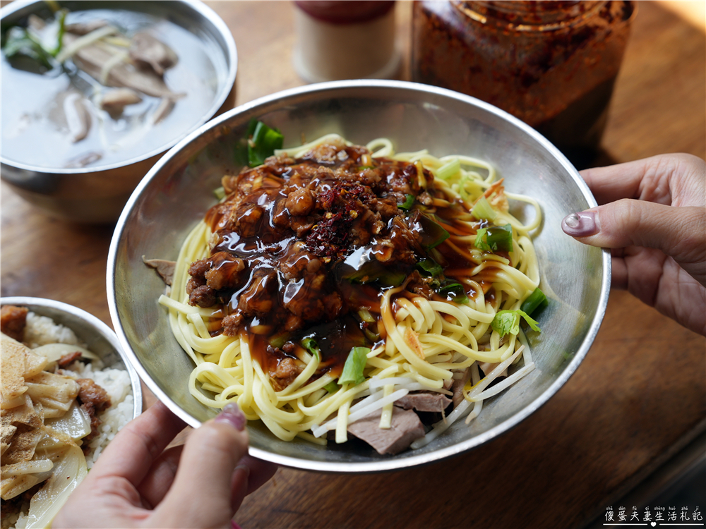 【苗栗頭份。美食】『永安街豬雜麵』在地激推！大份量的高CP值超猛豬雜麵！ @傻蛋夫妻生活札記