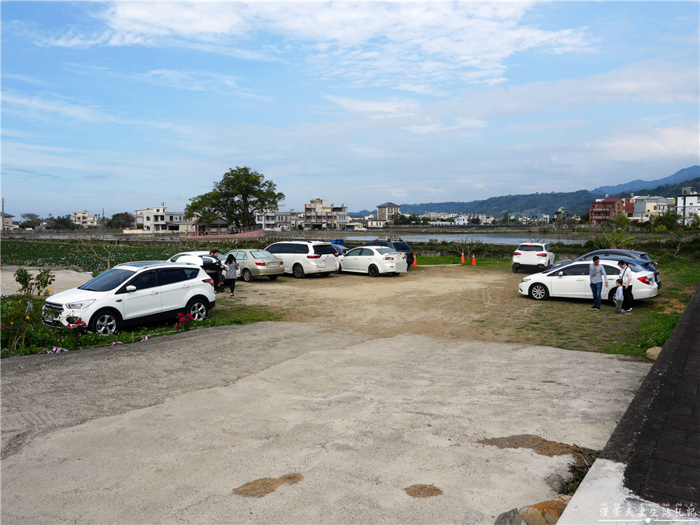【苗栗公館。景點】『草莓嘎樂園』乾淨的高架草莓園~還有最夯白草莓可現場採摘！ @傻蛋夫妻生活札記