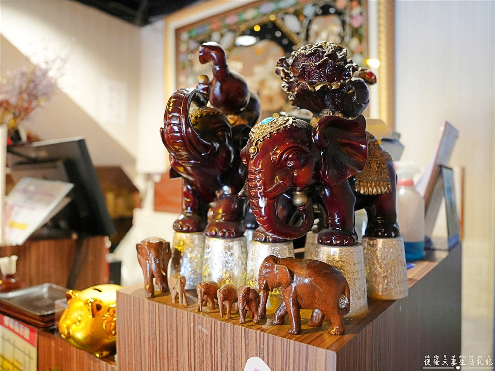 【台中西區。美食】『曼谷皇朝泰式料理』口味好吃，免服務費~套餐、合菜再享九折優惠！擁有大型私人包廂的台中老字號泰式料理！ @傻蛋夫妻生活札記