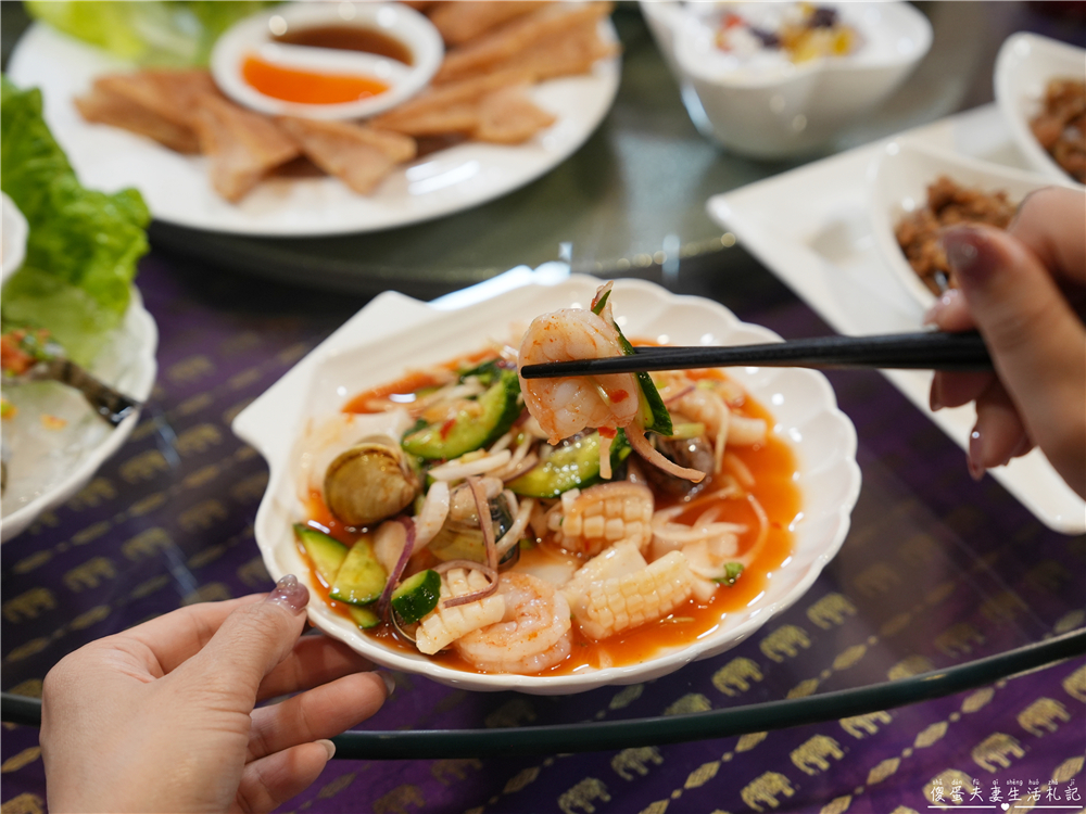 【台中西區。美食】『曼谷皇朝泰式料理』口味好吃，免服務費~套餐、合菜再享九折優惠！擁有大型私人包廂的台中老字號泰式料理！ @傻蛋夫妻生活札記