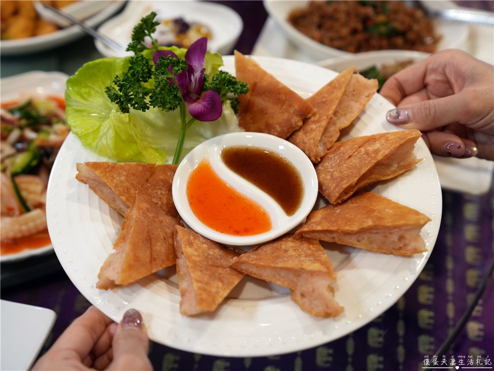 【台中西區。美食】『曼谷皇朝泰式料理』口味好吃，免服務費~套餐、合菜再享九折優惠！擁有大型私人包廂的台中老字號泰式料理！ @傻蛋夫妻生活札記