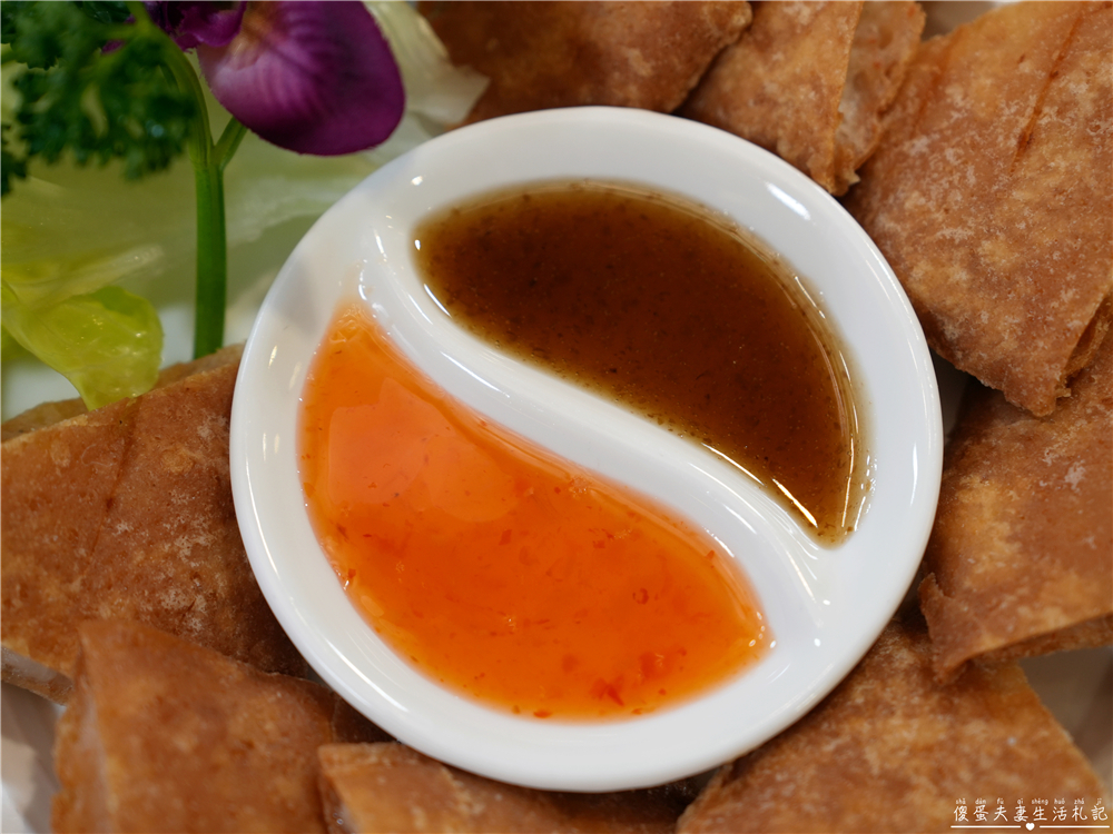 【台中西區。美食】『曼谷皇朝泰式料理』口味好吃，免服務費~套餐、合菜再享九折優惠！擁有大型私人包廂的台中老字號泰式料理！ @傻蛋夫妻生活札記