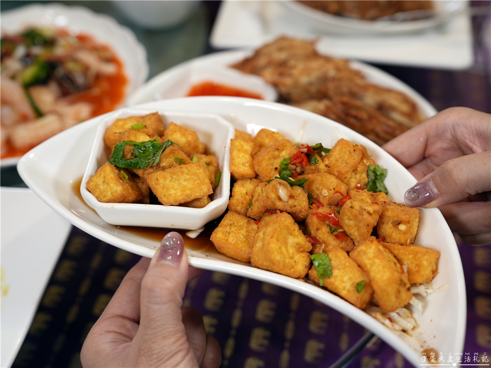 【台中西區。美食】『曼谷皇朝泰式料理』口味好吃，免服務費~套餐、合菜再享九折優惠！擁有大型私人包廂的台中老字號泰式料理！ @傻蛋夫妻生活札記