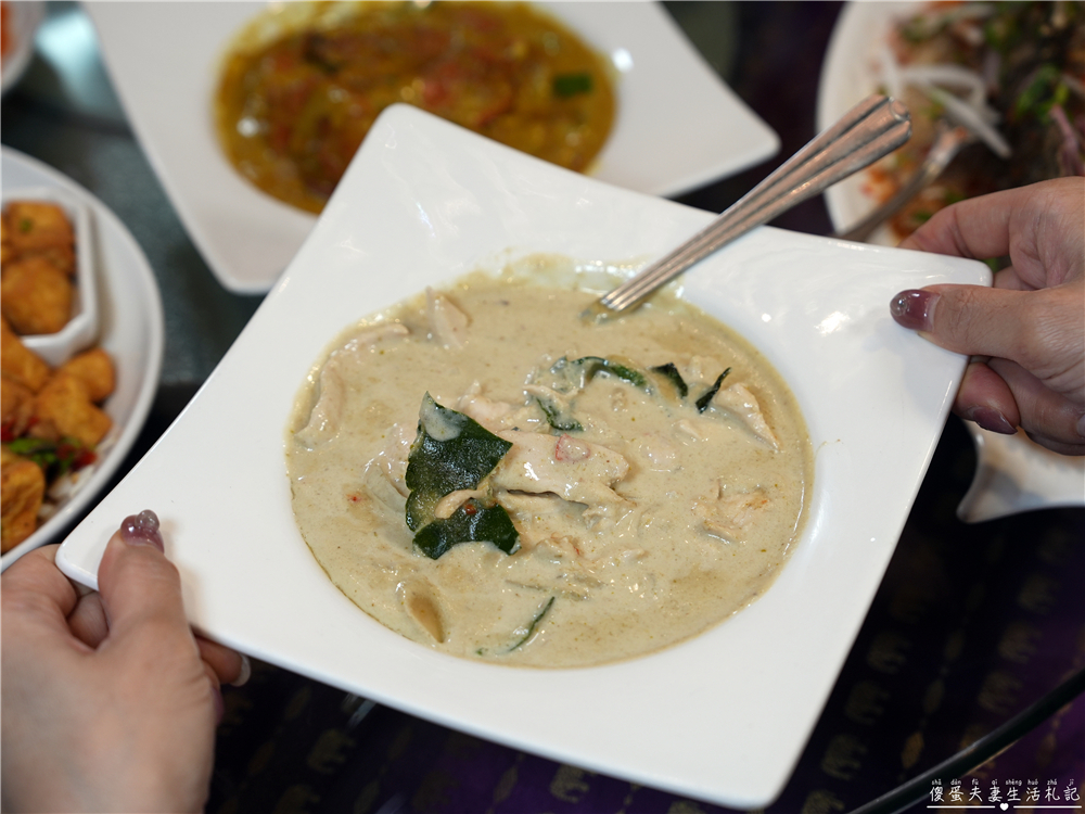 【台中西區。美食】『曼谷皇朝泰式料理』口味好吃，免服務費~套餐、合菜再享九折優惠！擁有大型私人包廂的台中老字號泰式料理！ @傻蛋夫妻生活札記