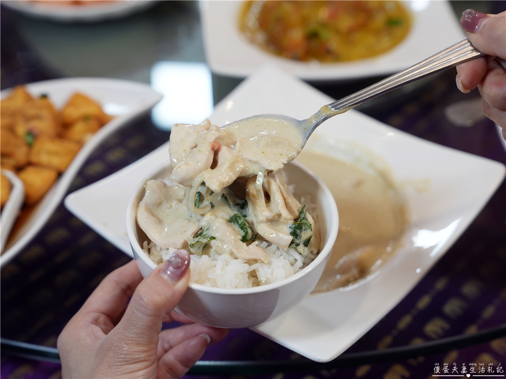 【台中西區。美食】『曼谷皇朝泰式料理』口味好吃，免服務費~套餐、合菜再享九折優惠！擁有大型私人包廂的台中老字號泰式料理！ @傻蛋夫妻生活札記