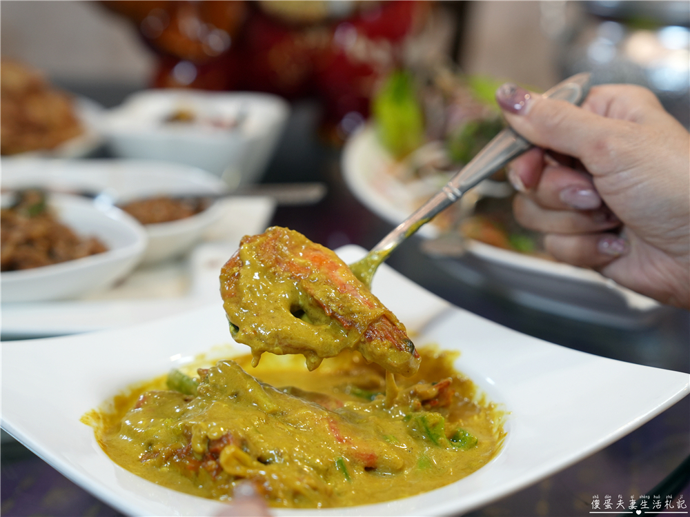 【台中西區。美食】『曼谷皇朝泰式料理』口味好吃，免服務費~套餐、合菜再享九折優惠！擁有大型私人包廂的台中老字號泰式料理！ @傻蛋夫妻生活札記