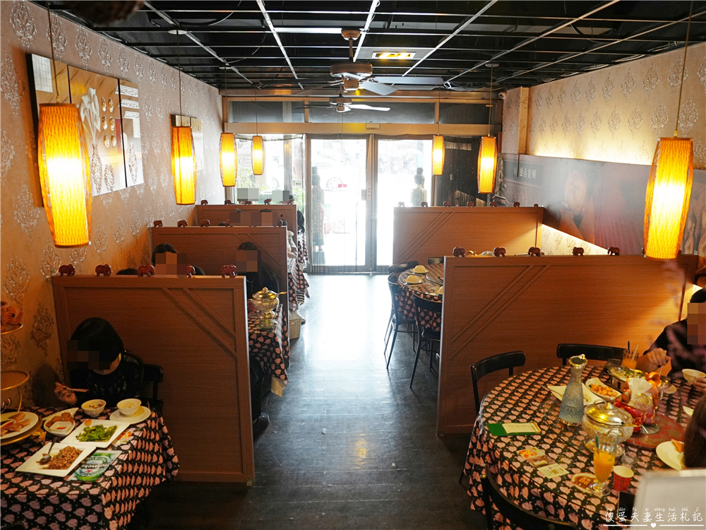 【台中西區。美食】『曼谷皇朝泰式料理』口味好吃，免服務費~套餐、合菜再享九折優惠！擁有大型私人包廂的台中老字號泰式料理！ @傻蛋夫妻生活札記
