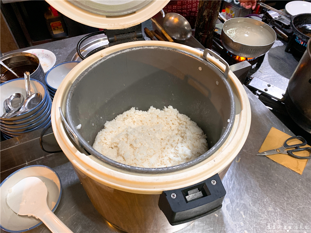 【苗栗市。美食】『一級棒鵝肉小吃店』重口味高人氣熱炒店！小酌、聚餐的好選擇！ @傻蛋夫妻生活札記