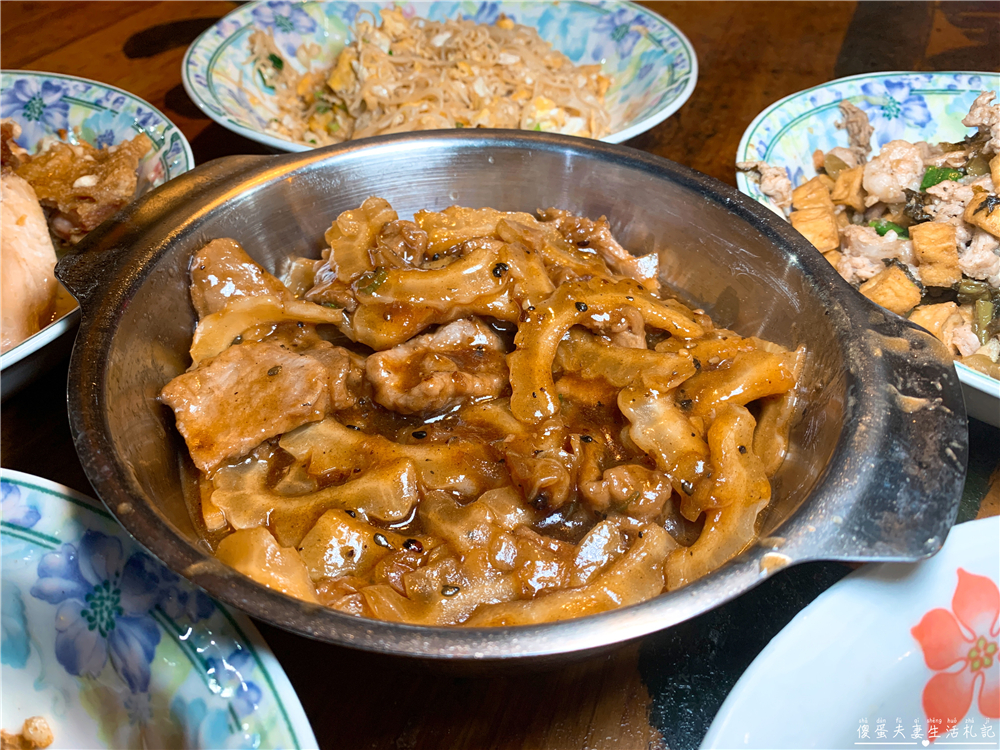 【苗栗市。美食】『一級棒鵝肉小吃店』重口味高人氣熱炒店！小酌、聚餐的好選擇！ @傻蛋夫妻生活札記