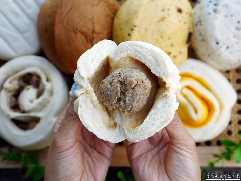 【苗栗頭份。美食】『江夏堂包子饅頭』通通10元俗俗銅板價!便宜到捨不得嫌的包子饅頭專賣店! @傻蛋夫妻生活札記 【苗栗頭份。美食】『江夏堂包子饅頭』通通10元俗俗銅板價!便宜到捨不得嫌的包子饅頭專賣店! @傻蛋夫妻生活札記