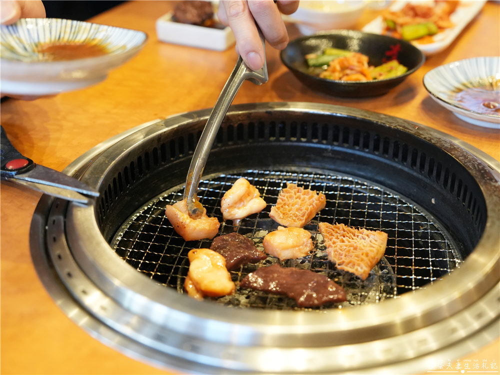 【日本千葉。美食】『燒肉DINING大和-木更津金田店』連鎖平價燒肉！木更津OUTLET血拼後來大啖一波！ @傻蛋夫妻生活札記