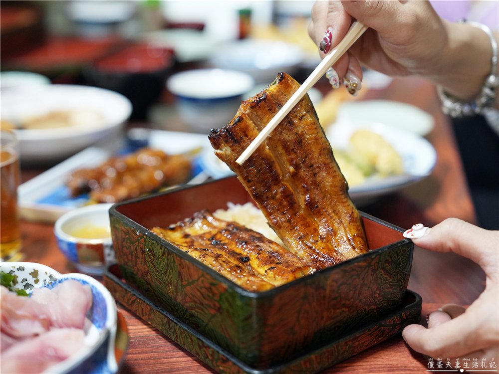 【日本千葉。美食】『近江屋』百年炭火鰻魚飯老舖！成田山表參道的職人滋味~ @傻蛋夫妻生活札記