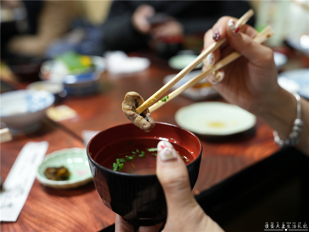 【日本千葉。美食】『近江屋』百年炭火鰻魚飯老舖！成田山表參道的職人滋味~ @傻蛋夫妻生活札記