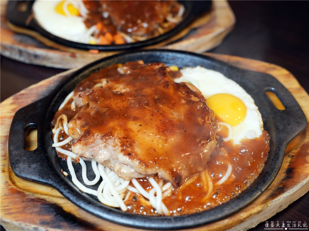 【桃園中壢。美食】『有煎平價牛排』小資最愛！180元起就可以爽吃自助吧！ @傻蛋夫妻生活札記