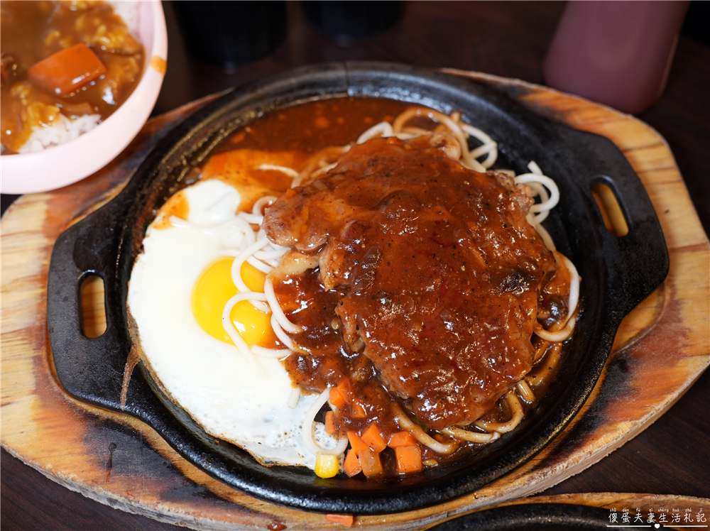 【桃園中壢。美食】『有煎平價牛排』小資最愛！180元起就可以爽吃自助吧！ @傻蛋夫妻生活札記