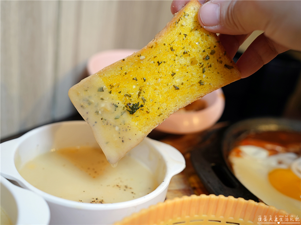 【桃園中壢。美食】『有煎平價牛排』小資最愛！180元起就可以爽吃自助吧！ @傻蛋夫妻生活札記