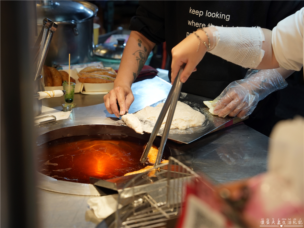 【台中東區。美食】『丁香深海旗魚串』夜市人氣小吃！旱溪夜市的串炸小點心~ @傻蛋夫妻生活札記