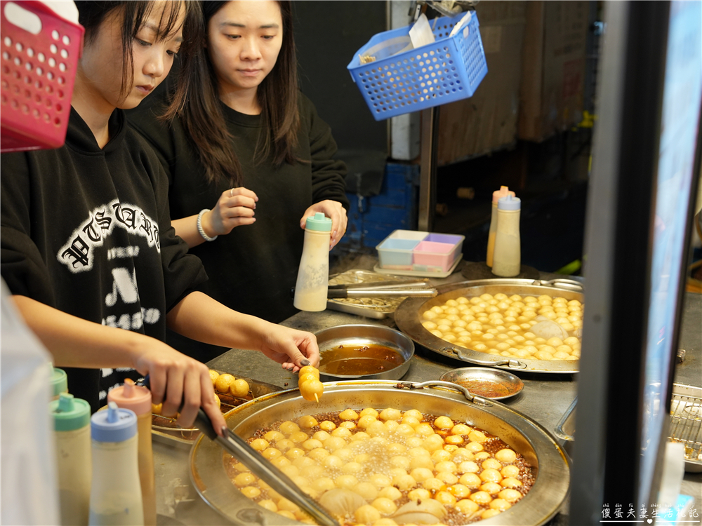 【台中東區。美食】『辣騷魚蛋』Q脆彈牙夠入味！還有地獄辣口味等著嗜辣的人挑戰！ @傻蛋夫妻生活札記