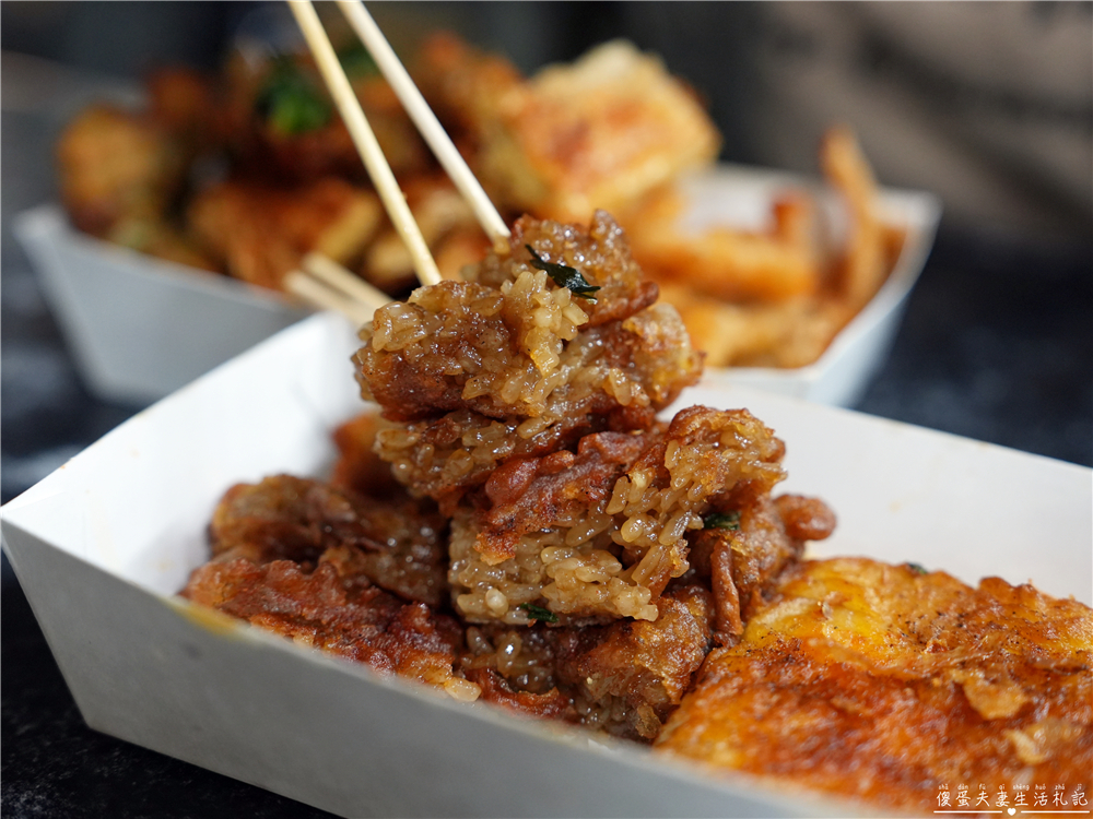 【台中北屯。美食】『宮田蚵嗲』乾爽脆口！新一點利黃昏市場的炸物小吃！ @傻蛋夫妻生活札記