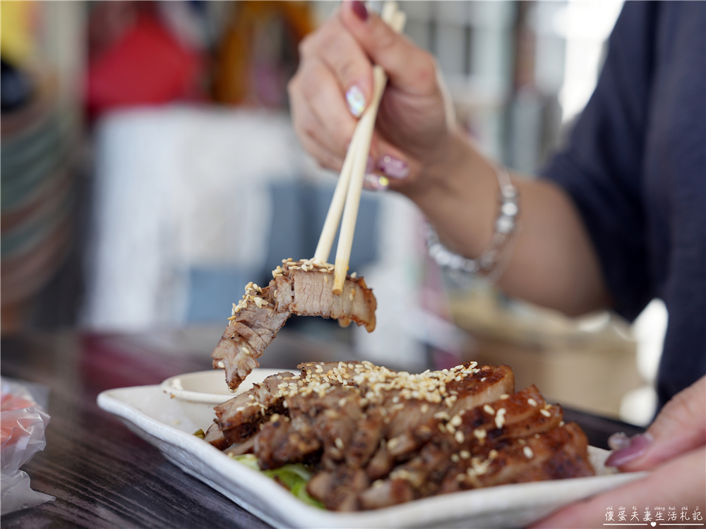 【苗栗竹南。美食】『小阿姨噴水香腸』碳香現烤！交流道旁的香腸、熱炒小吃店！ @傻蛋夫妻生活札記