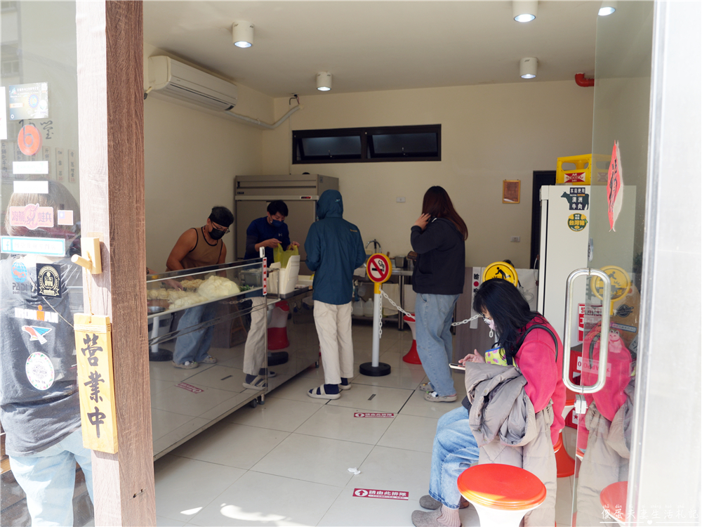 【苗栗竹南。美食】『阿瑩斤餅專門店』現橄現作！限量供應的美味手工斤餅專賣店！ @傻蛋夫妻生活札記