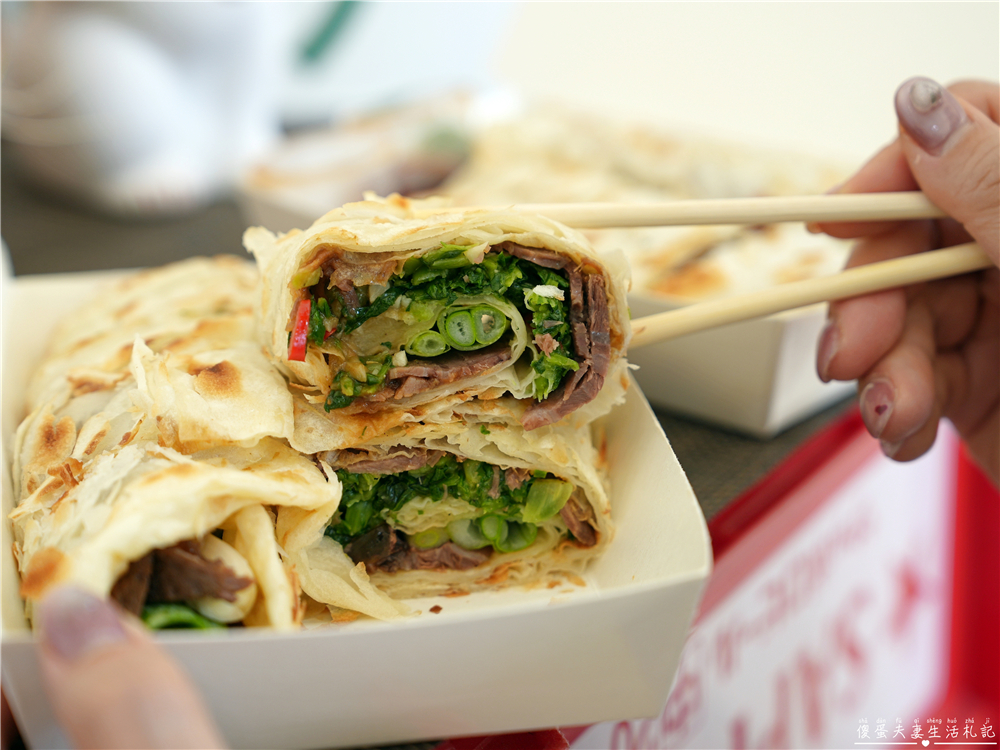 【苗栗竹南。美食】『阿瑩斤餅專門店』現橄現作！限量供應的美味手工斤餅專賣店！ @傻蛋夫妻生活札記