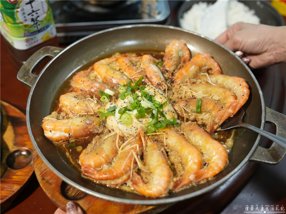 【台中北屯】『東明釣蝦場』24小時營業！全場禁菸的釣蝦場兼熱炒店！ @傻蛋夫妻生活札記