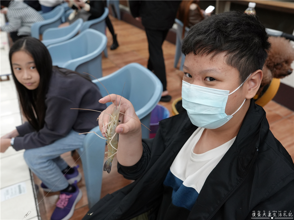 【台中北屯】『東明釣蝦場』24小時營業！全場禁菸的釣蝦場兼熱炒店！ @傻蛋夫妻生活札記