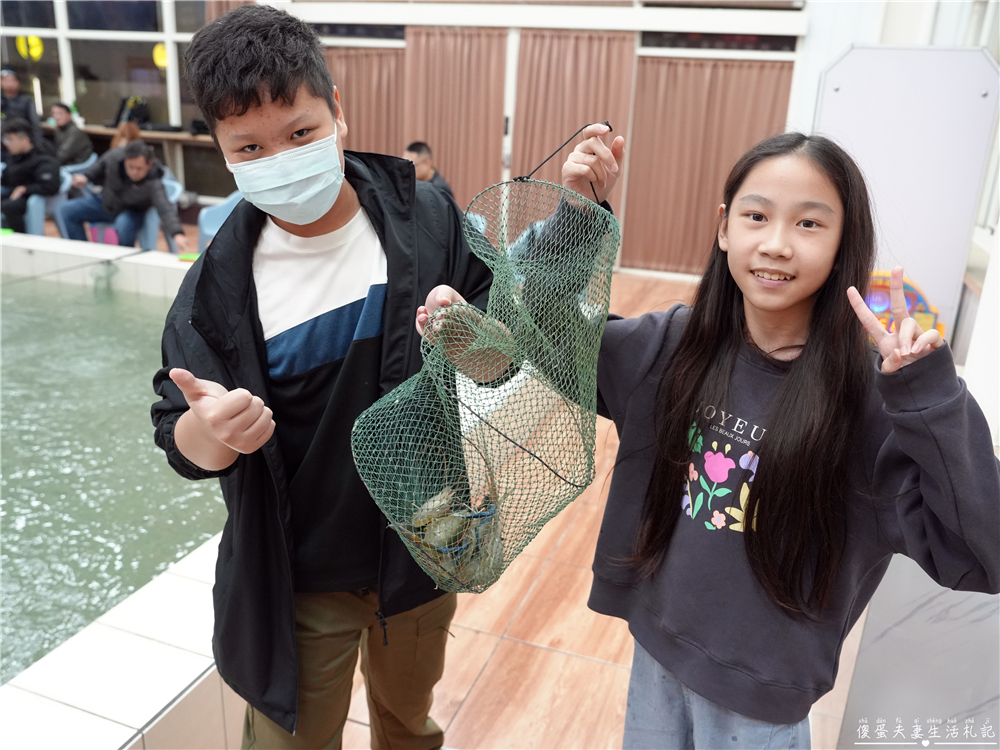 【台中北屯】『東明釣蝦場』24小時營業！全場禁菸的釣蝦場兼熱炒店！ @傻蛋夫妻生活札記