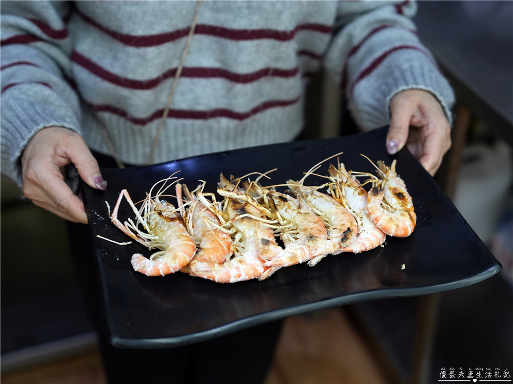 【台中北屯】『東明釣蝦場』24小時營業！全場禁菸的釣蝦場兼熱炒店！ @傻蛋夫妻生活札記