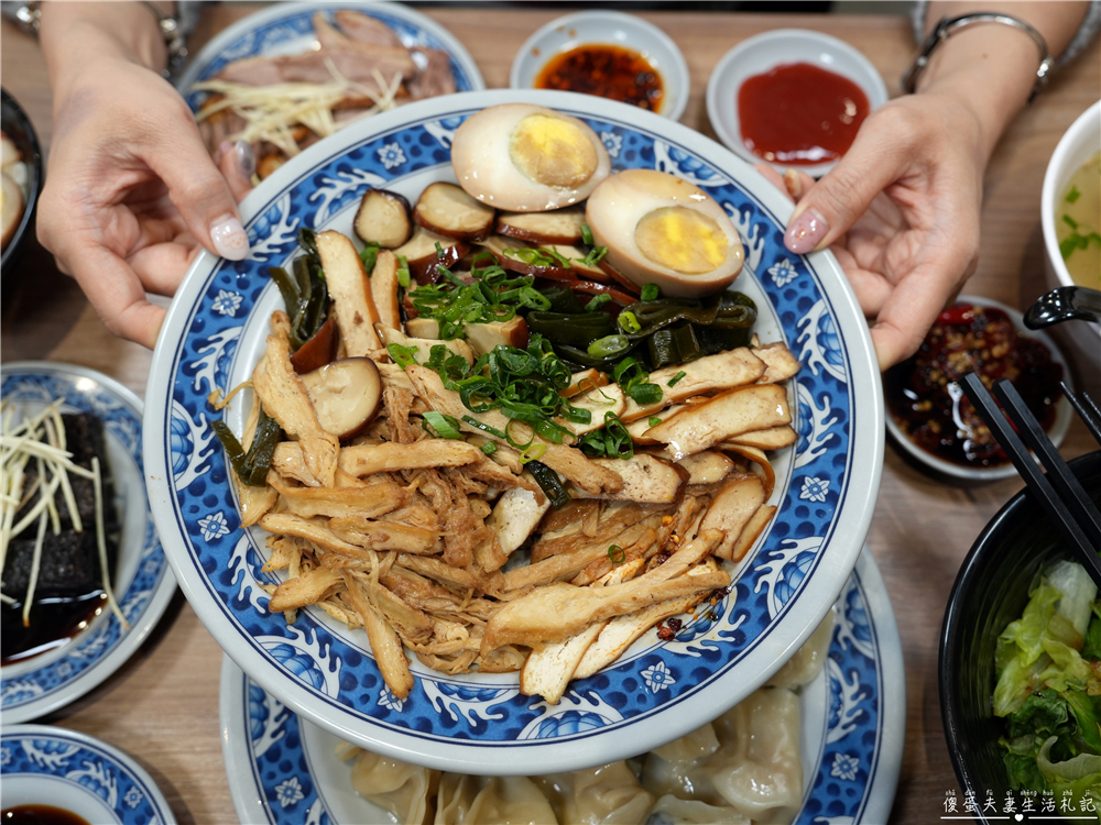 【苗栗市。美食】『林家鴨香飯』必點獨特麻醬鴨肉麵！涮嘴系的鴨肉小吃專賣！ @傻蛋夫妻生活札記