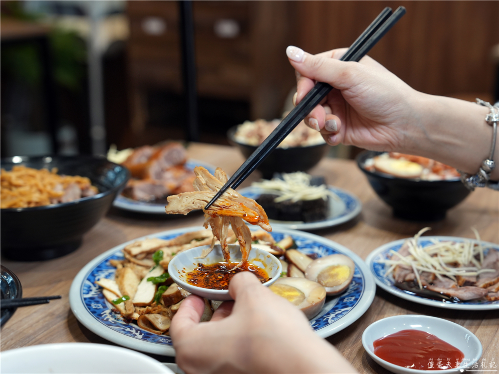 【苗栗市。美食】『林家鴨香飯』必點獨特麻醬鴨肉麵！涮嘴系的鴨肉小吃專賣！ @傻蛋夫妻生活札記
