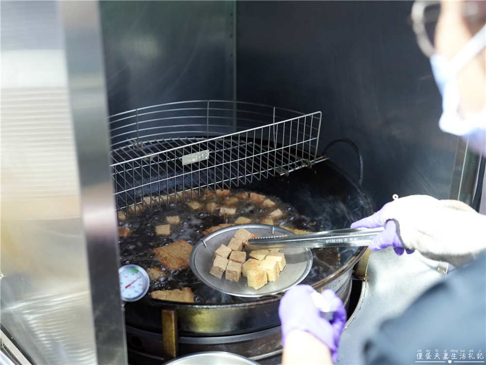 【台中南區。美食】『臭皮將軍臭豆腐/泡菜豆包』臭香酥脆！大慶夜市的超特色青蔥、泡菜爆滿一口酥臭豆腐！豆包也超酥脆~~ @傻蛋夫妻生活札記