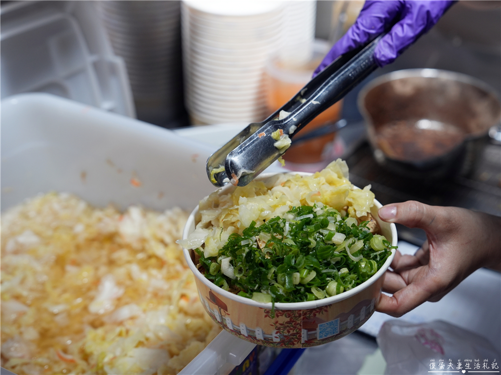 【台中南區。美食】『臭皮將軍臭豆腐/泡菜豆包』臭香酥脆！大慶夜市的超特色青蔥、泡菜爆滿一口酥臭豆腐！豆包也超酥脆~~ @傻蛋夫妻生活札記