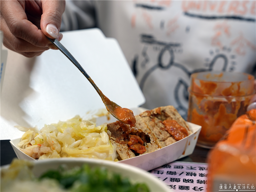 【台中南區。美食】『臭皮將軍臭豆腐/泡菜豆包』臭香酥脆！大慶夜市的超特色青蔥、泡菜爆滿一口酥臭豆腐！豆包也超酥脆~~ @傻蛋夫妻生活札記