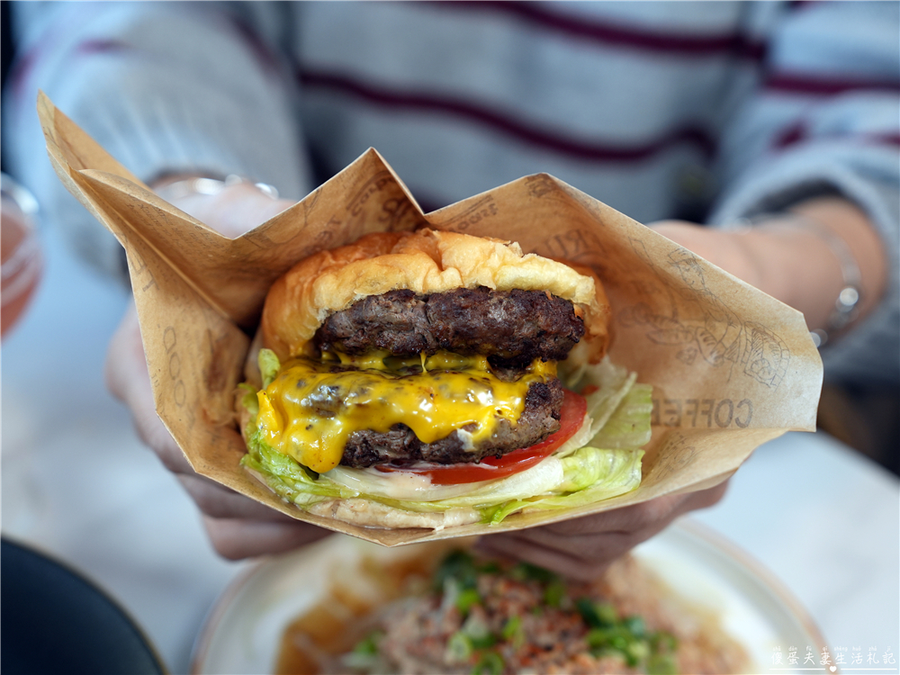 【台中后里。美食】『樂奇Lucky Club』大人系餐酒館！全台唯一拉斯維加斯風格~吃喝玩樂住一站搞定！ @傻蛋夫妻生活札記