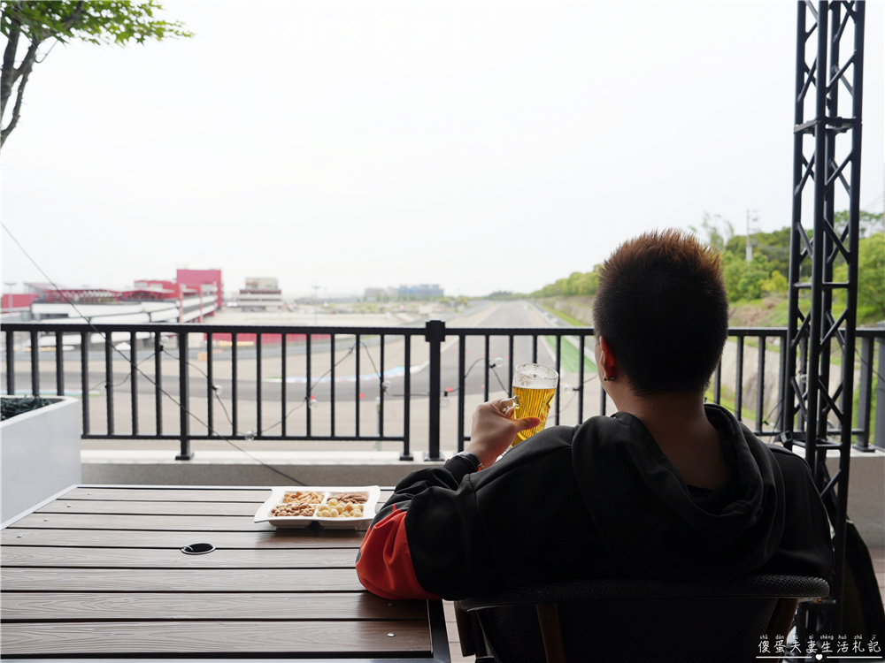 【台中后里。美食】『樂奇Lucky Club』大人系餐酒館！全台唯一拉斯維加斯風格~吃喝玩樂住一站搞定！ @傻蛋夫妻生活札記