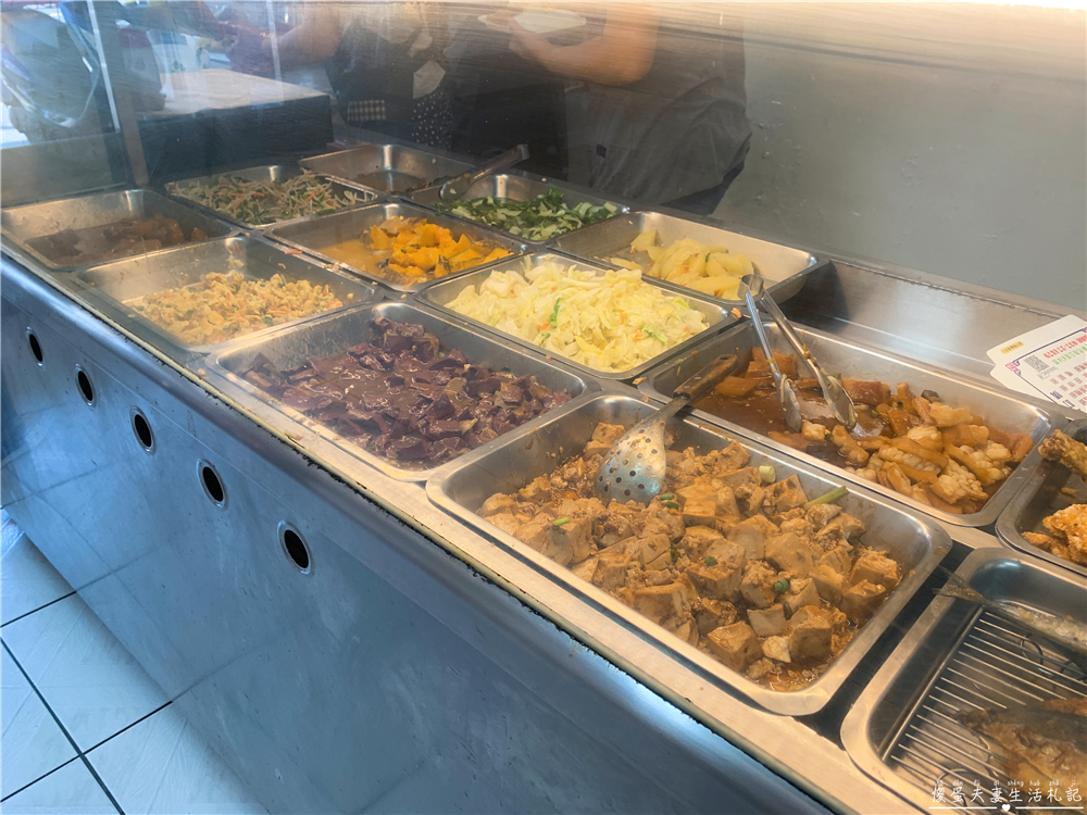 【苗栗市。美食】『長城燒臘快餐』皮脆肉嫩醬美味！好吃的港式燒臘便當！ @傻蛋夫妻生活札記