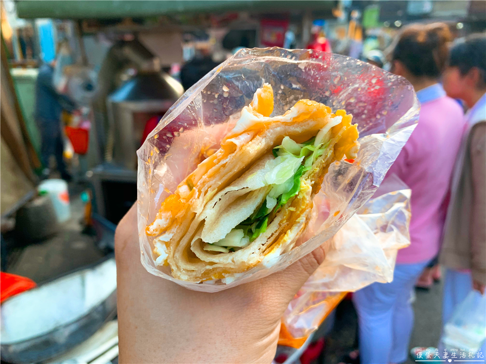 【苗栗市美食】『無名春捲.油餅』在地人激推!超高CP值美味銅板小吃! @傻蛋夫妻生活札記 【苗栗市美食】『無名春捲.油餅』在地人激推!超高CP值美味銅板小吃! @傻蛋夫妻生活札記