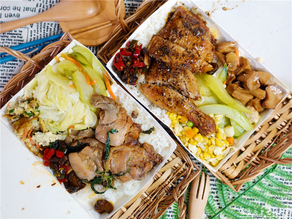 【台中東區。美食】『阿鄉便當』超人氣!建國市場內的老字號重口味美味便當! @傻蛋夫妻生活札記 【台中東區。美食】『阿鄉便當』超人氣!建國市場內的老字號重口味美味便當! @傻蛋夫妻生活札記